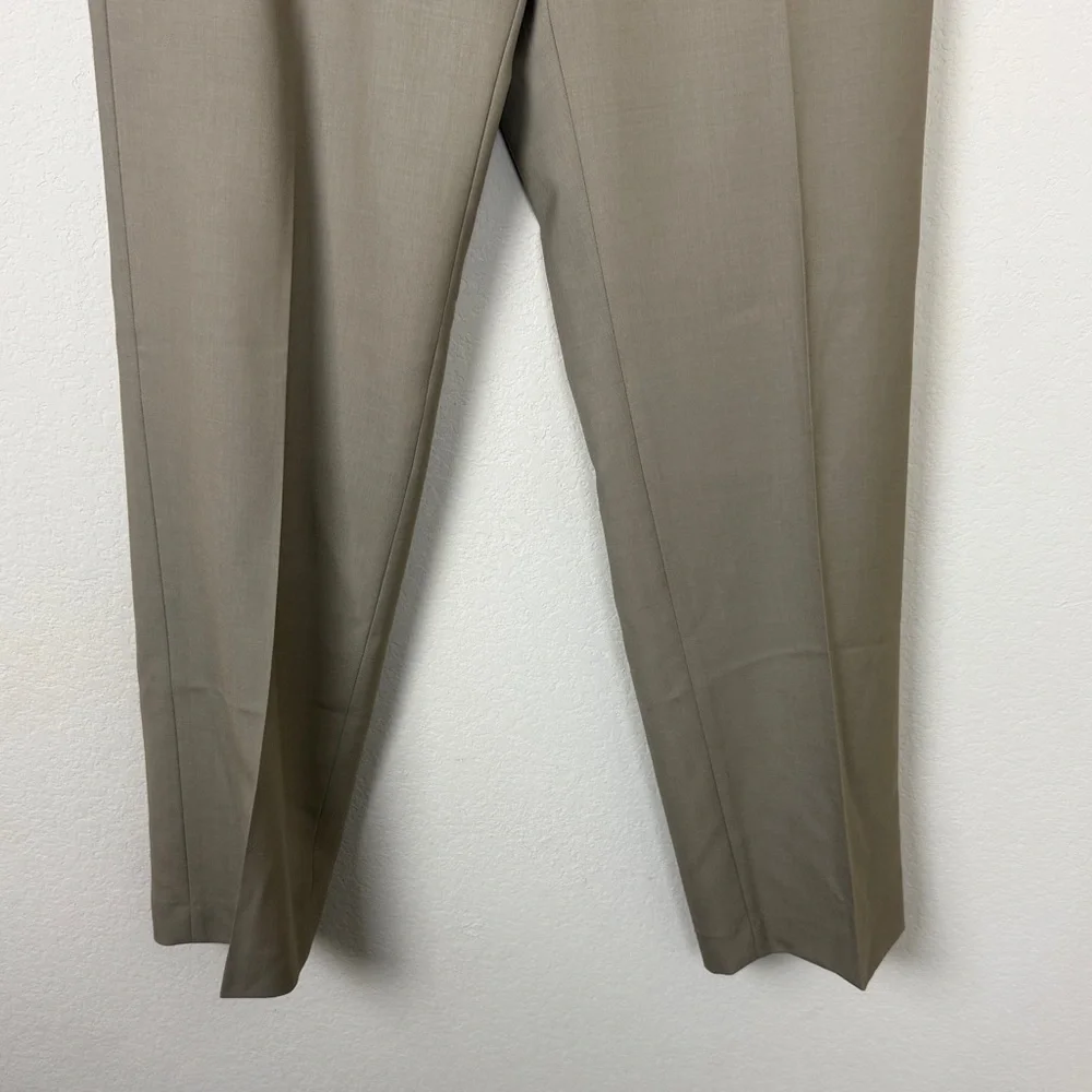 NWT- Ralph Lauren Classic Fit Total Comfort Pleated Dress Pants | 36